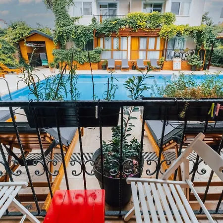 Ten Apart Hotel Апарт-отель 4*