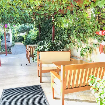 Ten Apart Hotel 4*