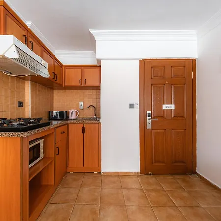 Ten Apart Hotel מלון דירות פאטהיה