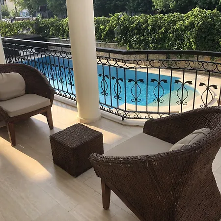 Ten Apart Hotel מלון דירות 4*