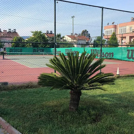 Ten Apart Hotel 4* פאטהיה