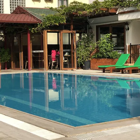 Ten Apart Hotel מלון דירות 4*