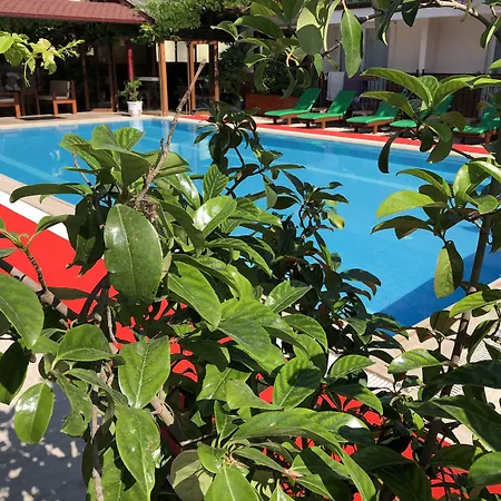 Ten Apart Hotel מלון דירות 4*