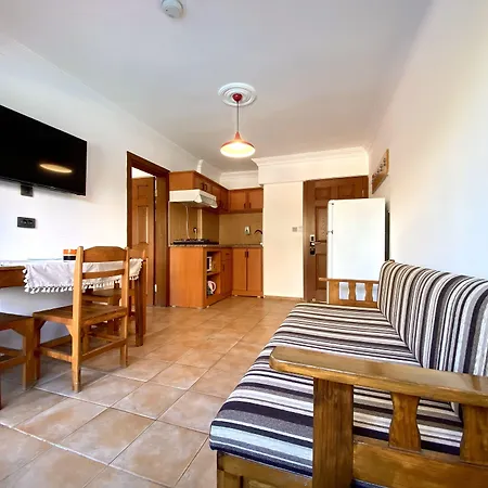 Ten Apart Hotel מלון דירות 4*