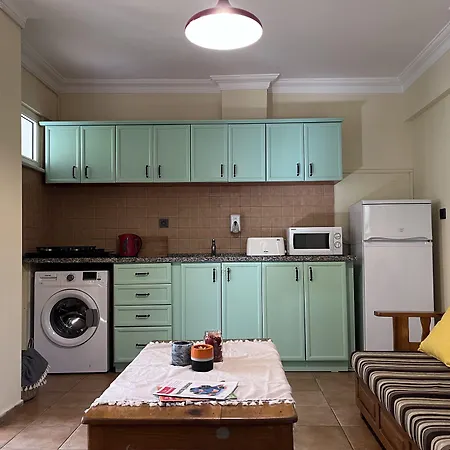 מלון דירות Ten Apart Hotel 4*