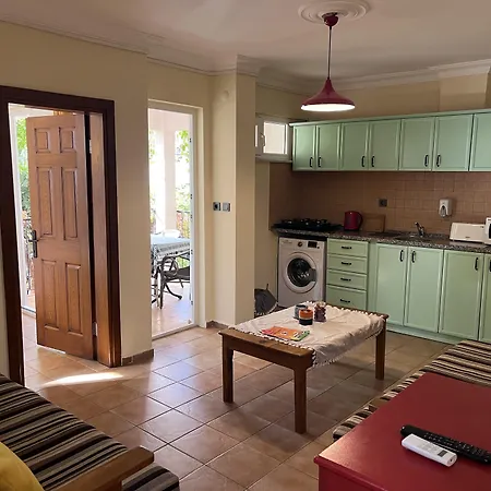 Ten Apart Hotel 4* פאטהיה