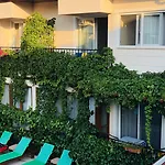 Ten Apart Hotel