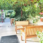 Ten Apart Hotel 4*