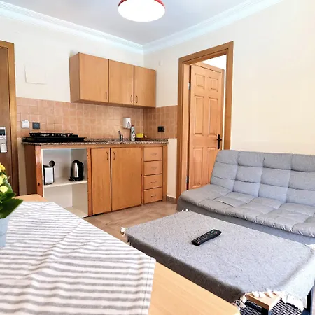 Ten Apart Hotel Apartahotel 4*