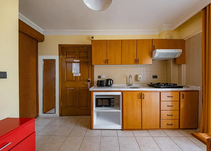 מלון דירות Ten Apart Hotel פאטהיה