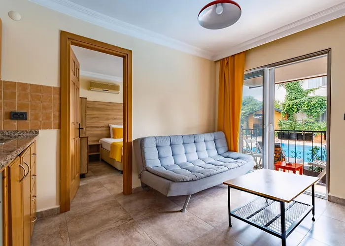 Ten Apart Hotel מלון דירות פאטהיה