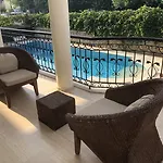 Ten Apart Hotel アパートホテル 4*