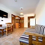 Ten Apart Hotel アパートホテル 4*