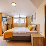 Ten Apart Hotel アパートホテル